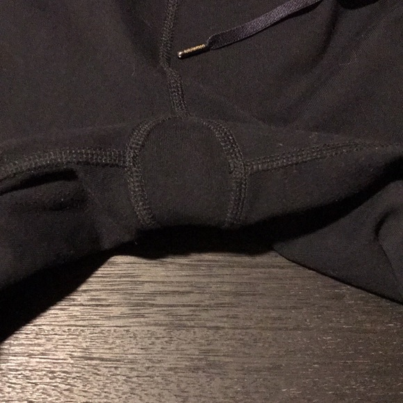 Lululemon - Picture 5 of 7